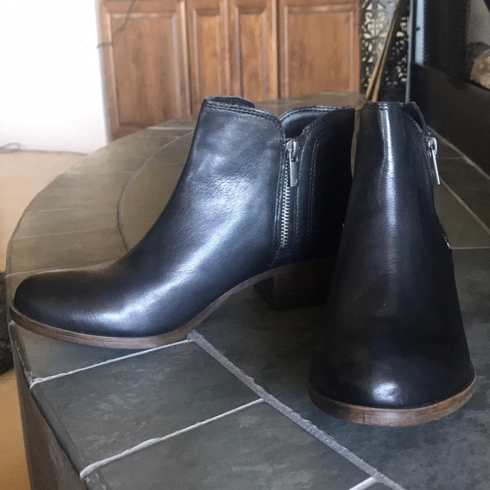 *brand NEW Lucky Brand Breah Black Booties